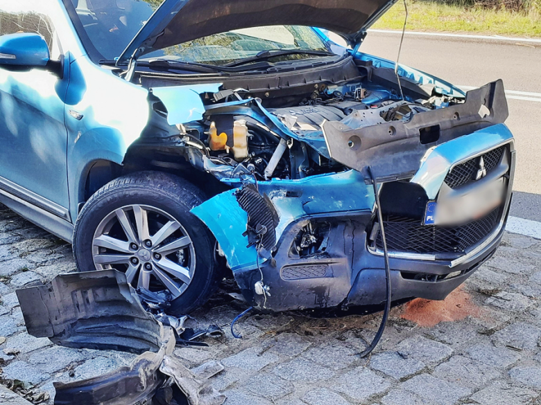 Zderzenie mitsubishi i forda w Strąkowej