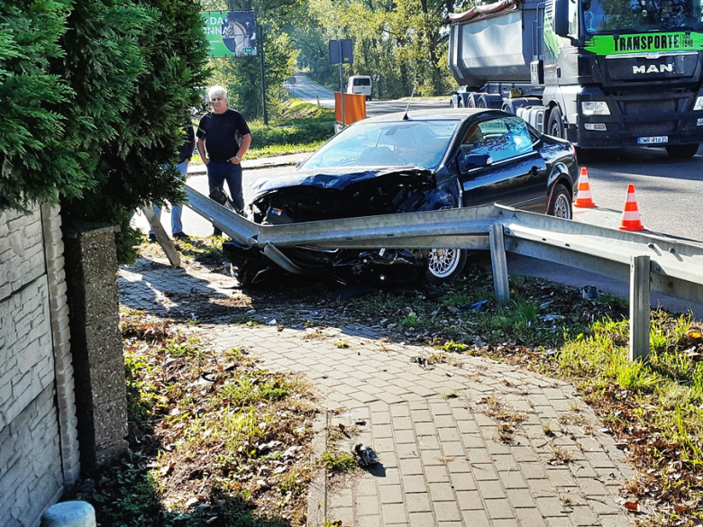 Zderzenie mitsubishi i forda w Strąkowej