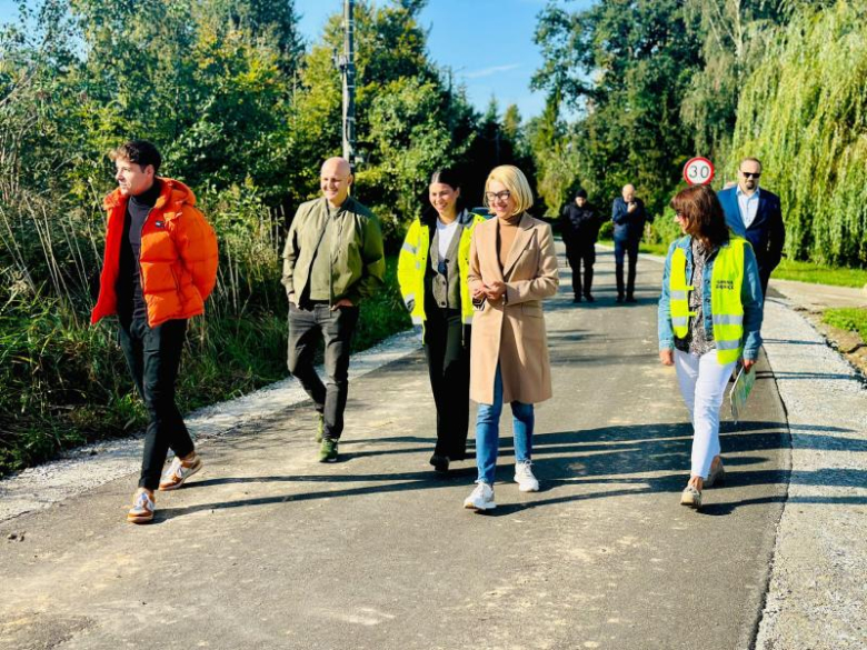 Droga w Raczycach przebudowana i odebrana