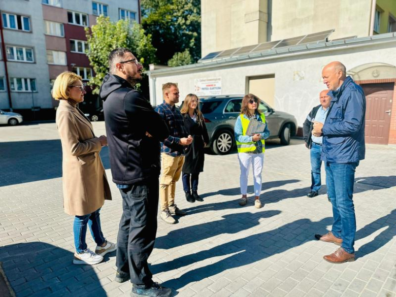 Postępują prace przy budowie nowej drogi i parkingu na Osiedlu Kopernika w Ziębicach