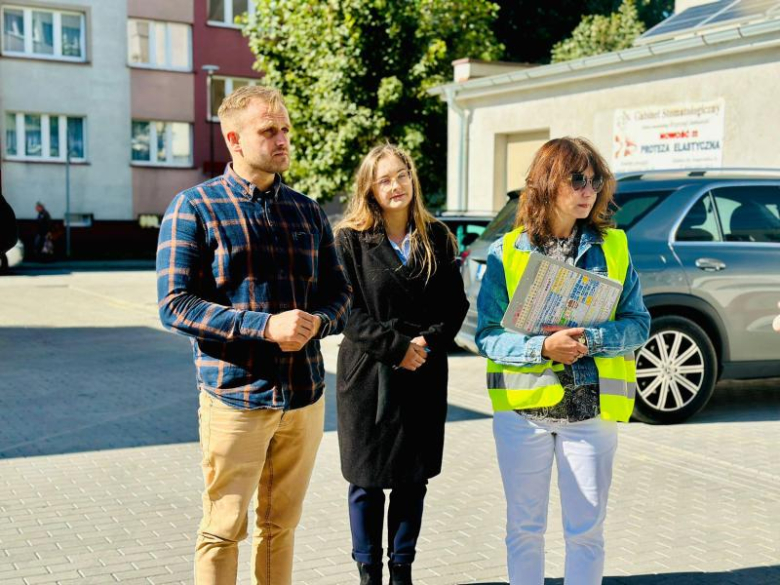 Postępują prace przy budowie nowej drogi i parkingu na Osiedlu Kopernika w Ziębicach