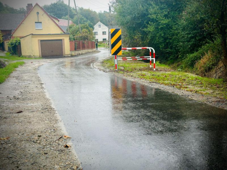 Dwie nowe drogi w Skalicach już służą mieszkańcom