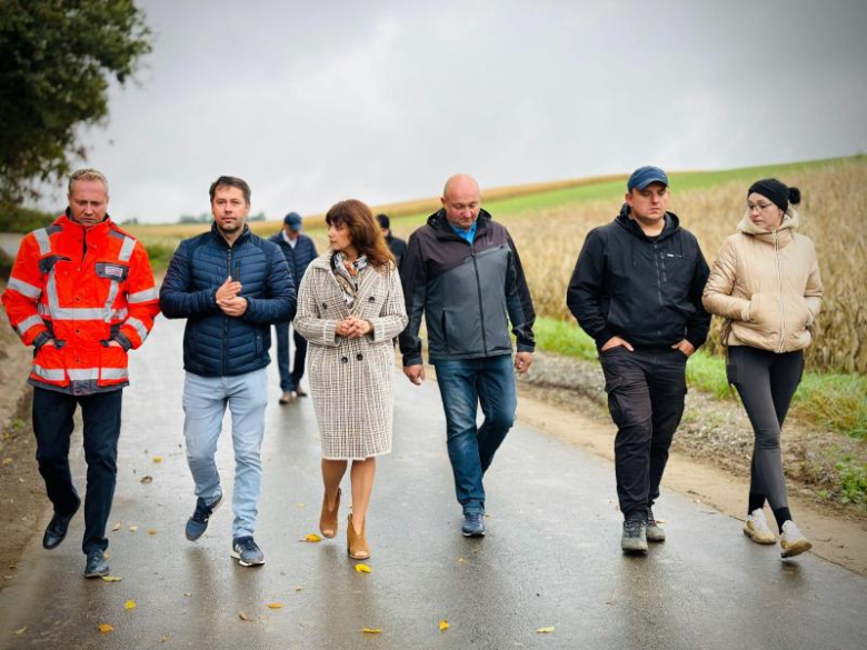 Pierwszy etap budowy drogi łączącej Osinę Małą z Osiną Wielką wykonany