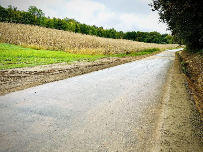 Pierwszy etap budowy drogi łączącej Osinę Małą z Osiną Wielką wykonany