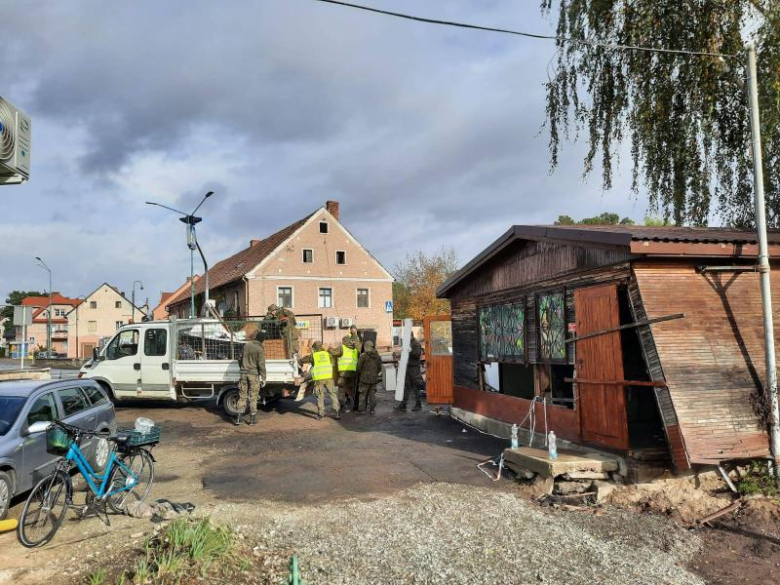 Blisko 80 żołnierzy WOT pomagało w usuwaniu skutków w powodzi w gminie Kamieniec Ząbkowicki