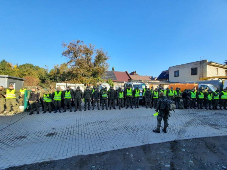 Blisko 80 żołnierzy WOT pomagało w usuwaniu skutków w powodzi w gminie Kamieniec Ząbkowicki