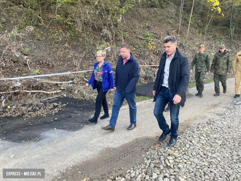 Pełnomocnik rządu ds. odbudowy po powodzi z wizytą w Bardzie