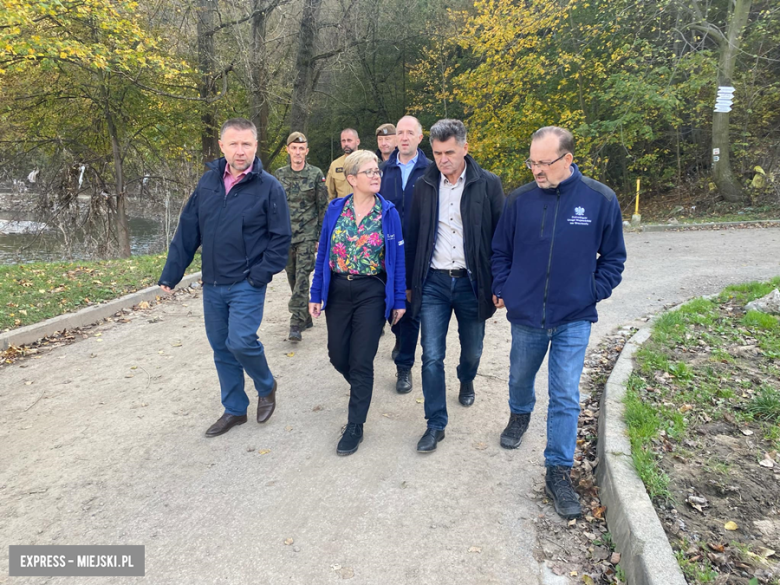 Pełnomocnik rządu ds. odbudowy po powodzi z wizytą w Bardzie