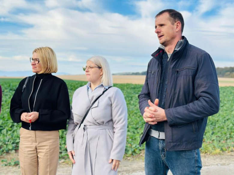 Kolejna nowa droga w gminie Ziębice. Tym razem połączyła Rososznicę z Niedźwiednikiem