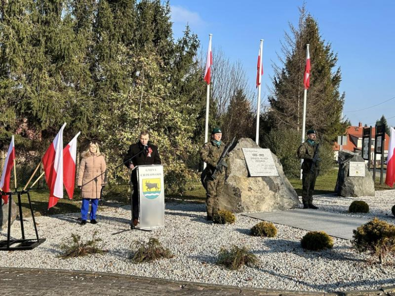 W Ciepłowodach uczczono 106. rocznicę odzyskania Niepodległości przez Polskę