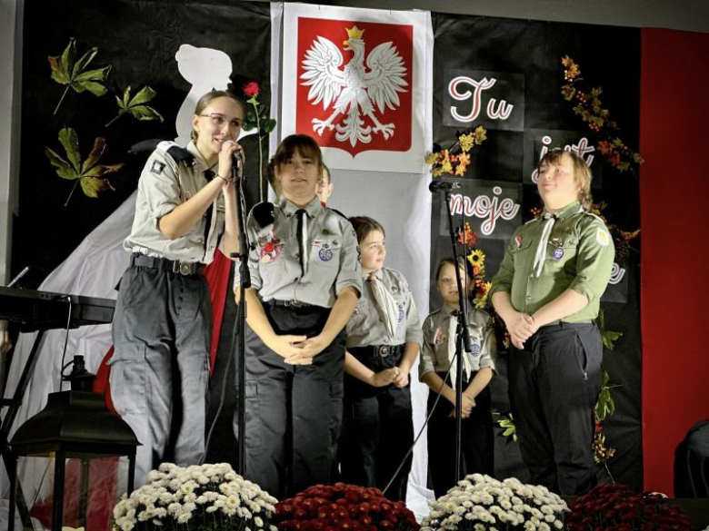 Obchody 106. rocznicy odzyskania Niepodległości przez Polskę w gminie Stoszowice. VIII Powiatowy Prz