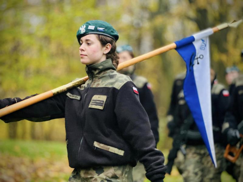 Apel niepodległościowy pod Pomnikiem Orła Piastowskiego w Ziębicach