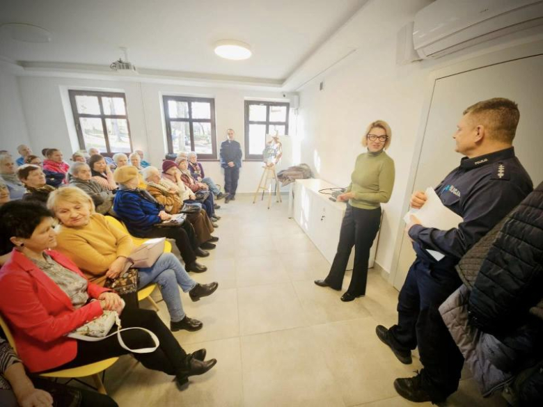 „Stop oszustom! Seniorze, nie daj się nabrać przestępcom. Debata w Ziębicach