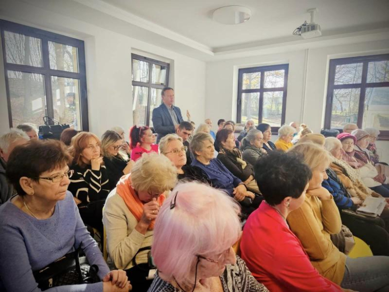 „Stop oszustom! Seniorze, nie daj się nabrać przestępcom. Debata w Ziębicach