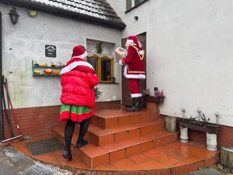 Święty Mikołaj odwiedził najmłodszych mieszkańców stoszowickiej gminy