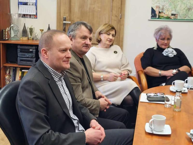 O planach i naborach. Spotkanie starosty Romana Festera z dyrektorami szkół Powiatu Ząbkowickiego