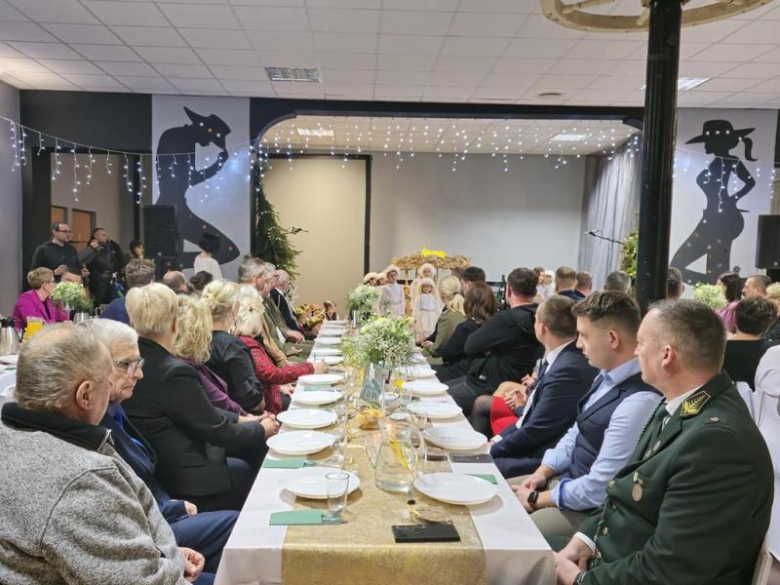 Samorządowcy, radni, urzędnicy i przedsiębiorcy na spotkaniu noworocznym w Laskach