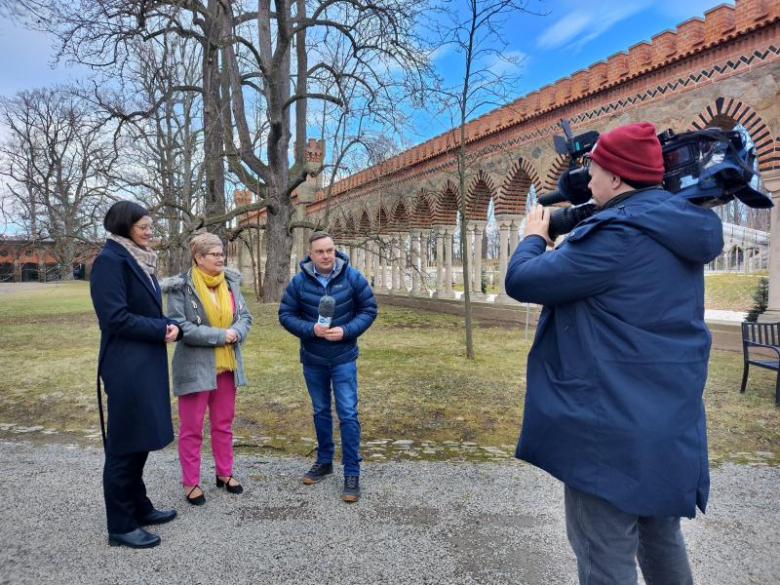 O voucherze turystycznym podczas wyjazdowego posiedzenia komisji sejmowej w Kamieńcu Ząbkowickim