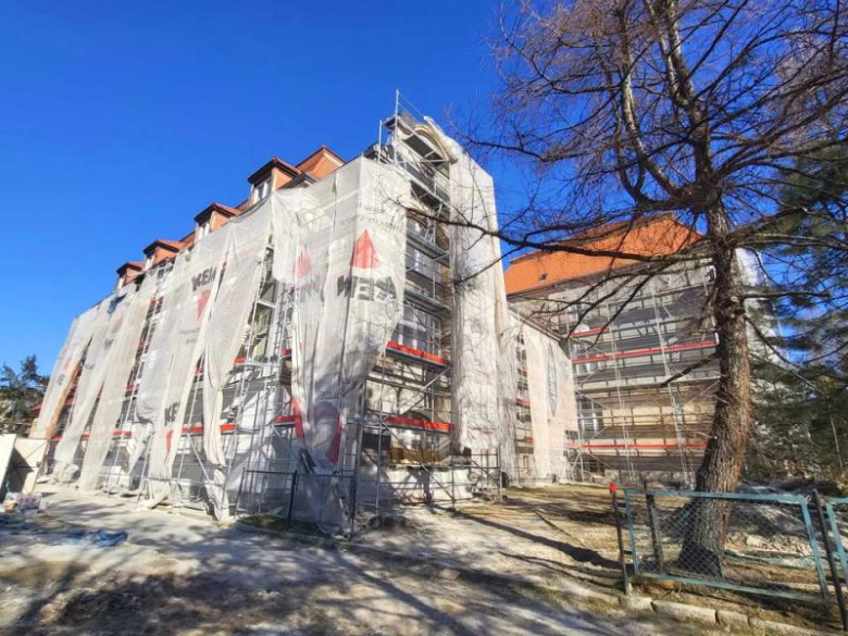 Trwa termomodernizacja Zespołu Szkół Zawodowych w Ząbkowicach Śląskich
