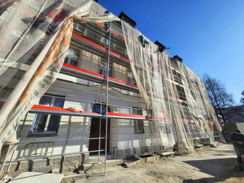 Trwa termomodernizacja Zespołu Szkół Zawodowych w Ząbkowicach Śląskich