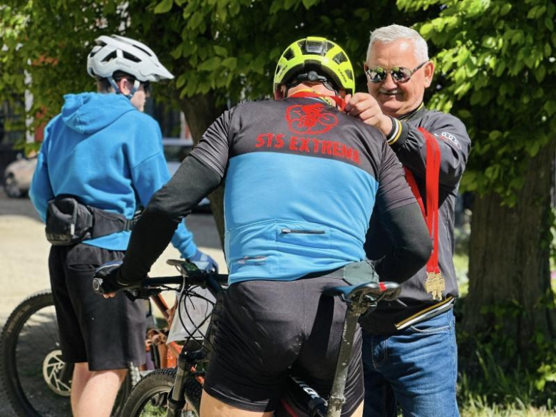 Rowerowe zmagania w Henrykowie 