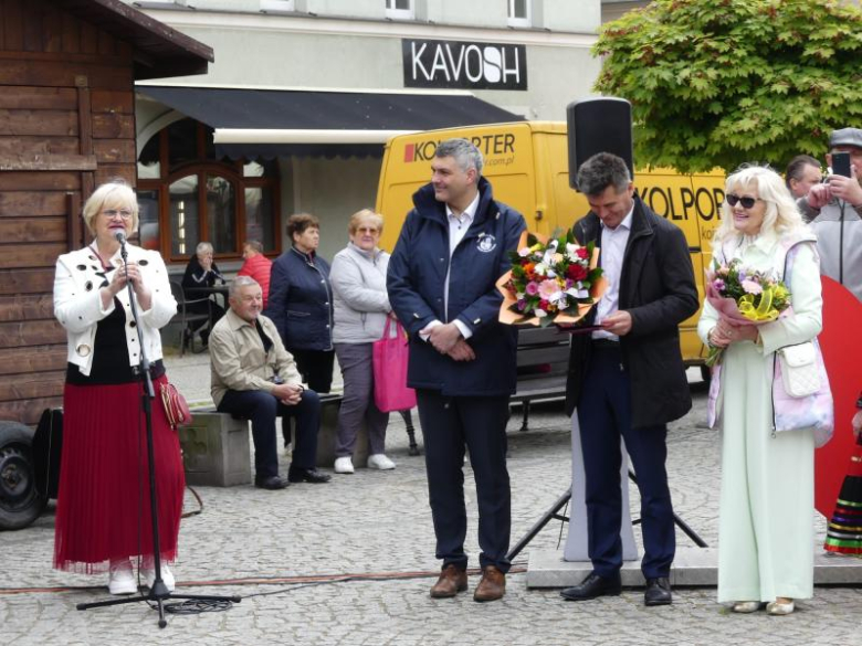 Tam, gdzie dojrzałość spotyka radość – jubileusz Uniwersytetów Trzeciego Wieku