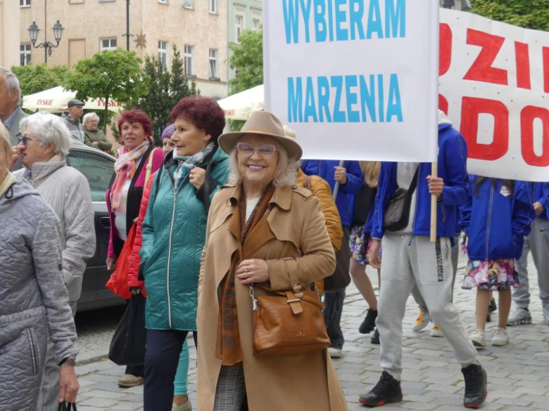 Tam, gdzie dojrzałość spotyka radość – jubileusz Uniwersytetów Trzeciego Wieku