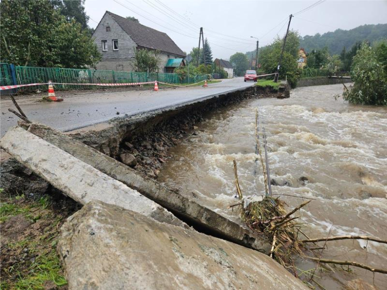 	Dodatkowe środki dla Powiatu Ząbkowickiego na odbudowę drogi w Mąkolnie