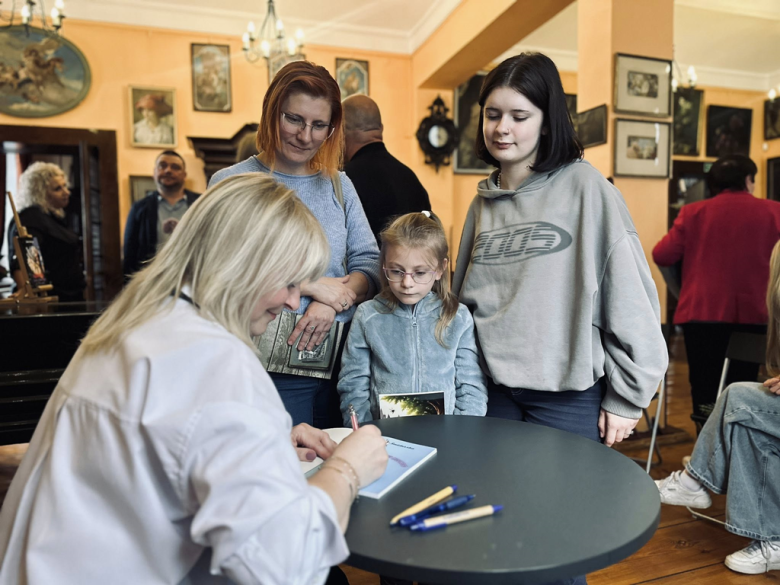 Spotkanie autorskie z Janiną Świderską