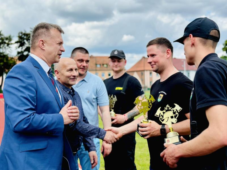 Zawody sportowo-pożarnicze w Ziębicach: OSP Ciepłowody tuż przed Głęboką