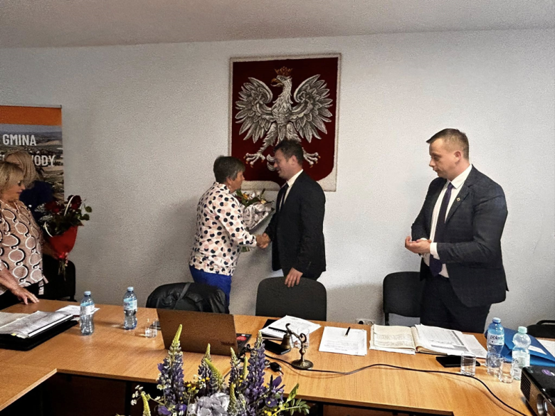 Wójt Gminy Ciepłowody Łukasz Białkowski otrzymał wotum zaufania i absolutorium 
