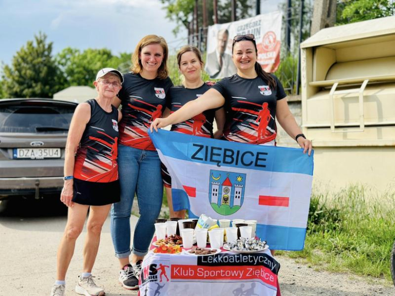 Zakład przegrany, słowo dotrzymane – burmistrz Ziębic pobiegł do Złotego Stoku
