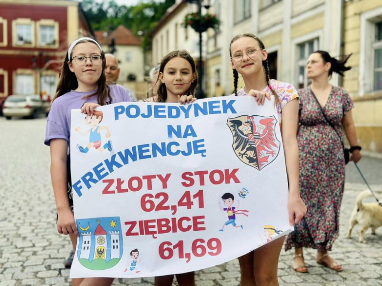 Zakład przegrany, słowo dotrzymane – burmistrz Ziębic pobiegł do Złotego Stoku