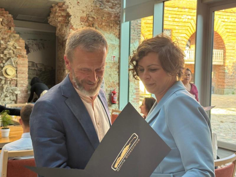 Jednogłośne wotum zaufania i absolutorium dla wójt Stoszowic