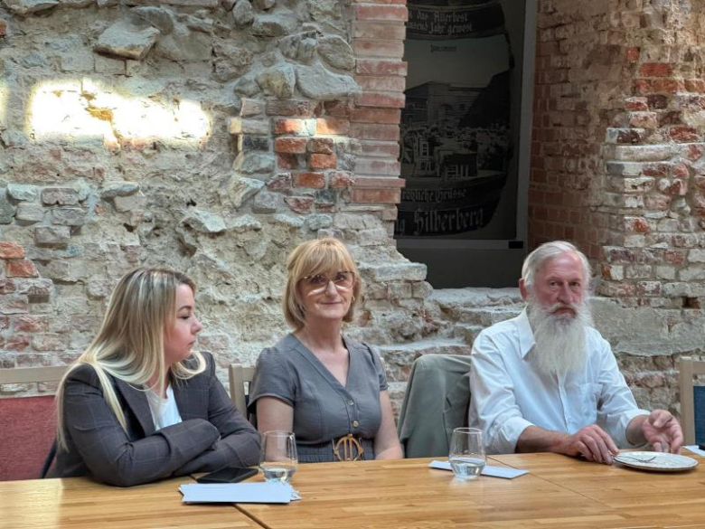 Jednogłośne wotum zaufania i absolutorium dla wójt Stoszowic