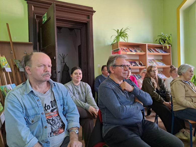 Jan Ciapka i ząbkowickie nekropolie - spotkanie Dyskusyjnego Klubu Książki w Bibliotece Publicznej w Ząbkowicach Śląskich