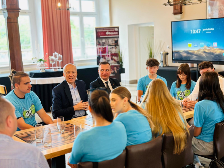 Młodzież z Ziębic wróciła z partnerskiego Brighton 