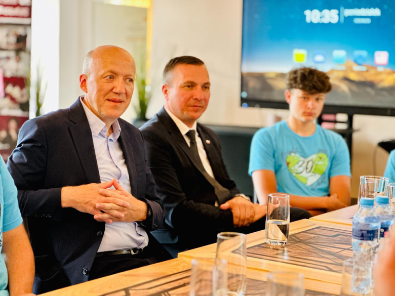 Młodzież z Ziębic wróciła z partnerskiego Brighton 