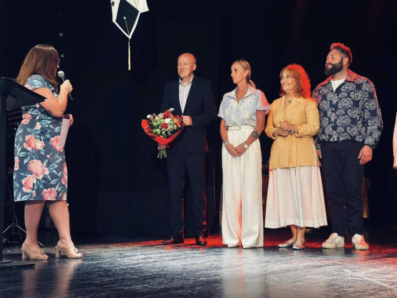 Uroczyste pożegnanie absolwentów Szkoły Podstawowej nr 4 w Ziębicach