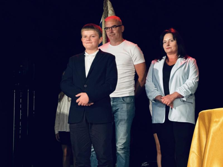 Uroczyste pożegnanie absolwentów Szkoły Podstawowej nr 4 w Ziębicach