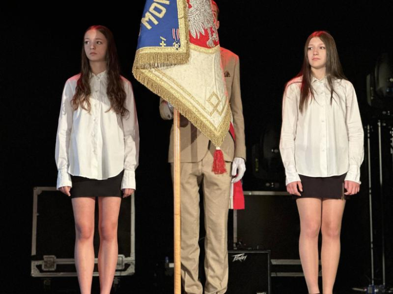 Uroczyste pożegnanie absolwentów Szkoły Podstawowej nr 4 w Ziębicach