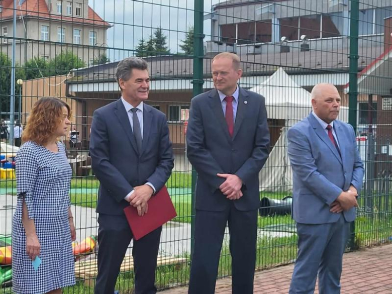 Najlepsi uczniowie ze szkół ponadpodstawowych nagrodzeni przez Zarząd Powiatu Ząbkowickiego