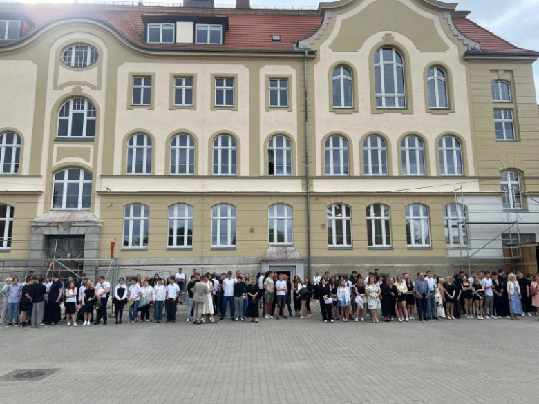 Najlepsi uczniowie ze szkół ponadpodstawowych nagrodzeni przez Zarząd Powiatu Ząbkowickiego