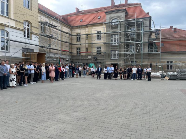Najlepsi uczniowie ze szkół ponadpodstawowych nagrodzeni przez Zarząd Powiatu Ząbkowickiego