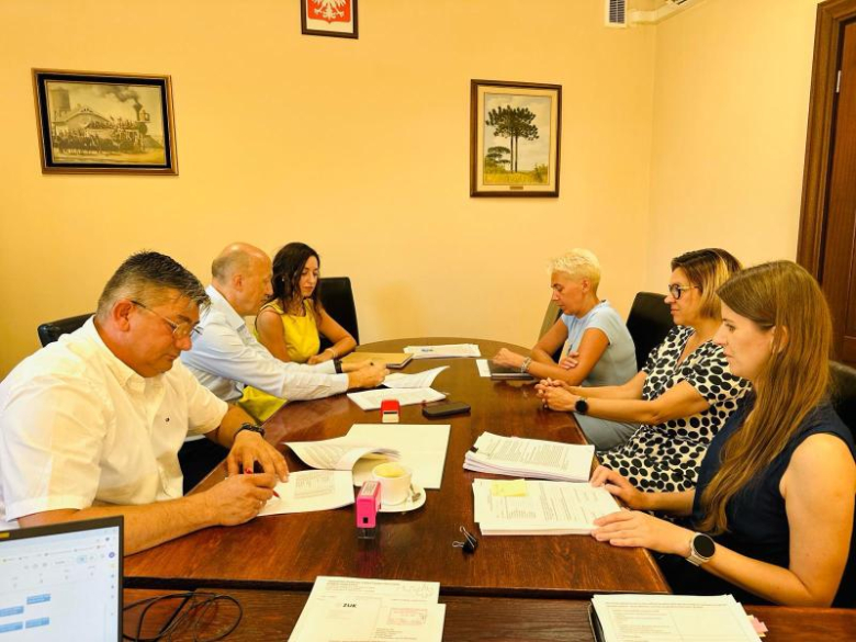Umowa na operatora Ziębickiej Komunikacji Autobusowej podpisana