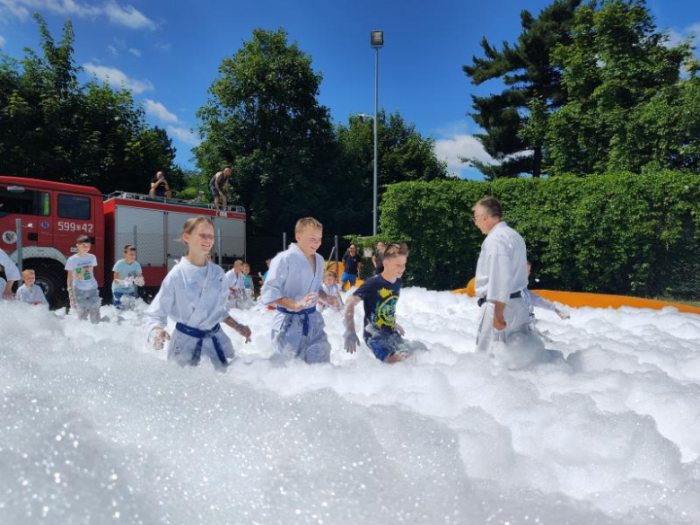 Ostatni trening przed wakacjami i zabawa w pianie z Satori Klub Karate Kyokushin