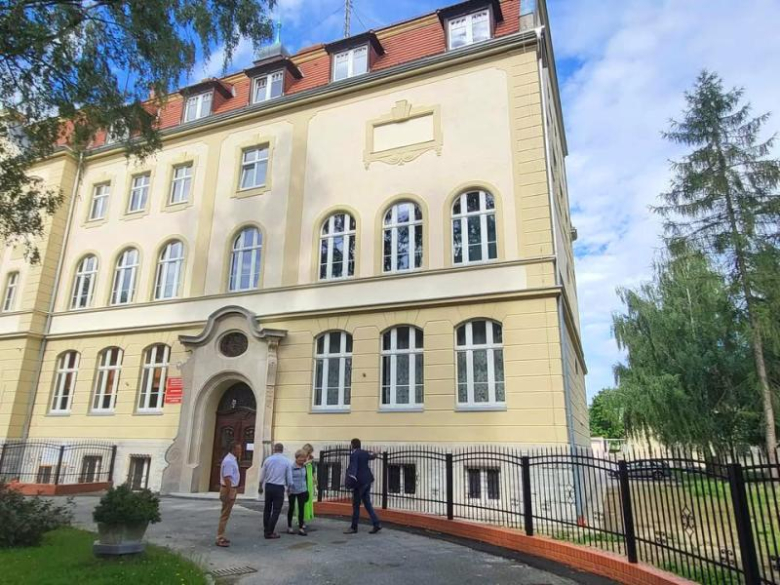 Zakończono kolejną inwestycję Powiatu Ząbkowickiego. Zespół Szkół Zawodowych w nowej odsłonie