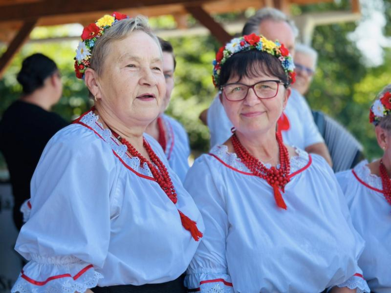 Dożynki w Starczówku – wspólne świętowanie plonów