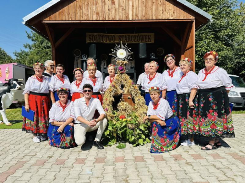 Dożynki w Starczówku – wspólne świętowanie plonów
