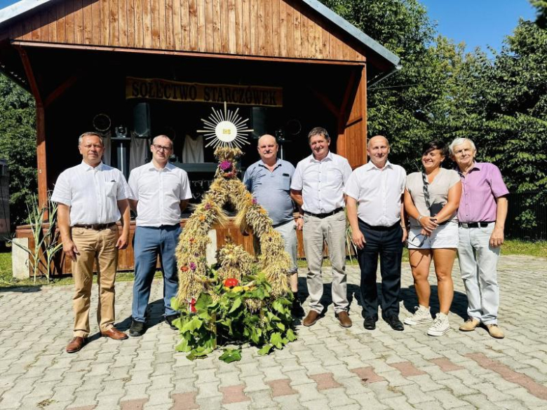 Dożynki w Starczówku – wspólne świętowanie plonów